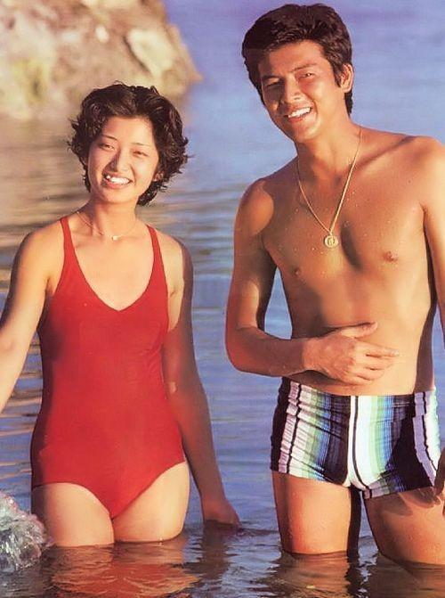 山口百惠早年湿身比基尼写真曝光（图）