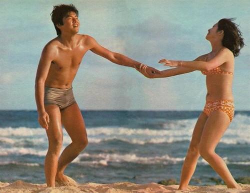 山口百惠早年湿身比基尼写真曝光（图）