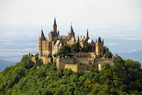 【开元锦囊】欧洲10个最古老的美丽城堡
