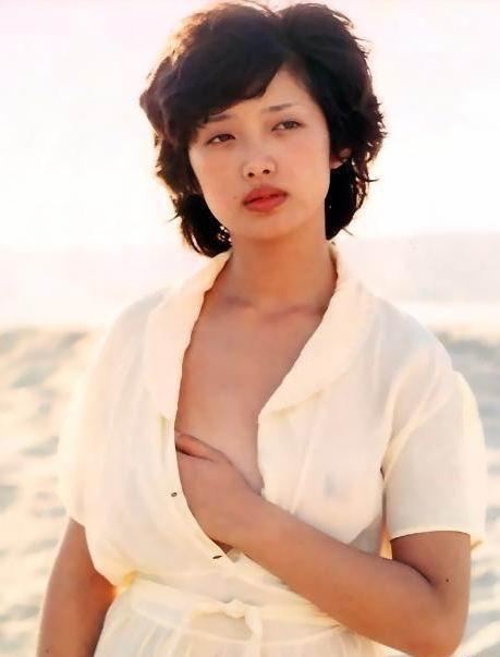 山口百惠早年湿身比基尼写真曝光（图）