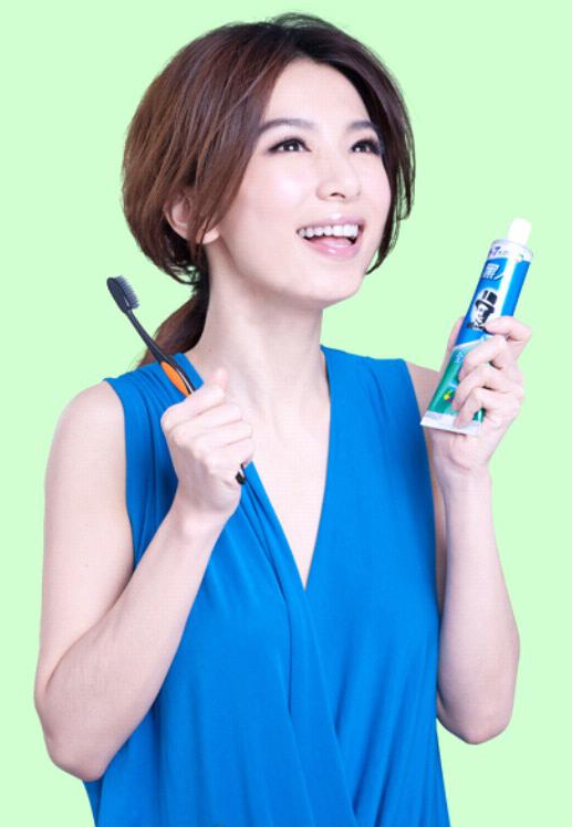 hebe田馥甄代言黑人牙膏宣传照