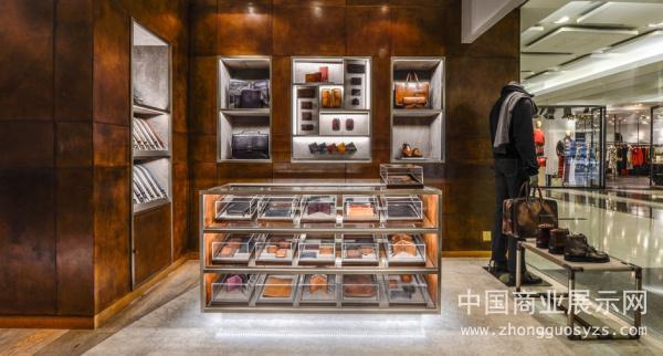 berluti - maison shangha ifc,该视频由berluti品牌出品,以介绍中国