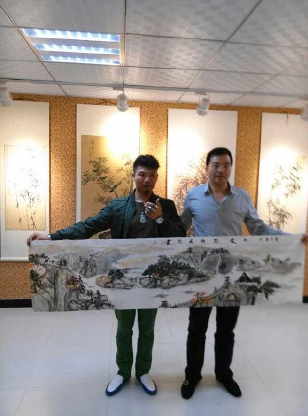 的"名人艺术经纪人委员会"题词入手,读美籍华人画家胡林龙的书法境界