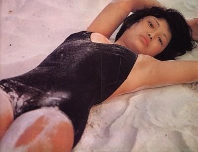 山口百惠早年湿身比基尼写真曝光（图）