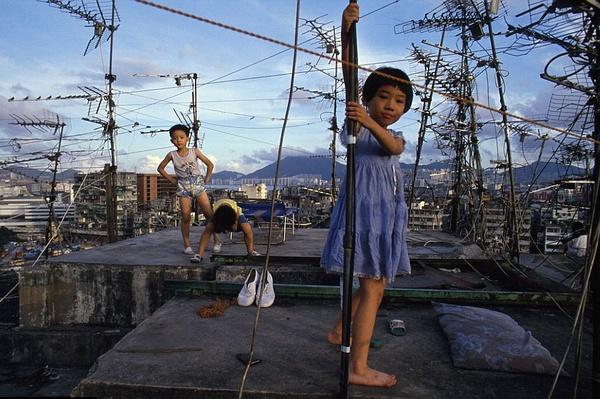 香港贫民窟"九龙寨城"--世界神话