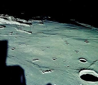 外星生物月球图片