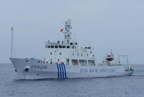 中国海监巡航南海 4年轻队员遭遇武装侦察船