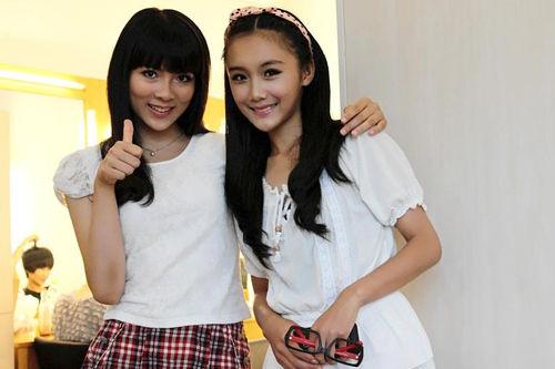 &nbsp;&nbsp;&nbsp;&nbsp; 韩槿曦和同期选手.