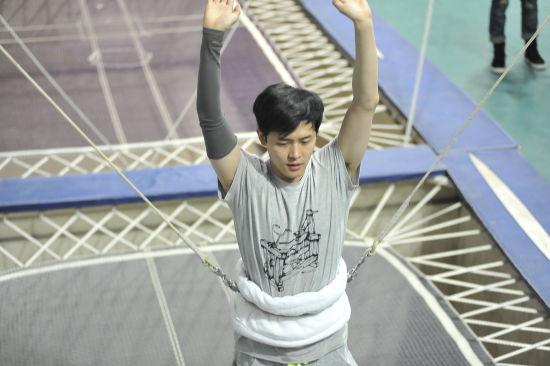 《星跳水立方》付辛博曾为"十米台"喝闷酒