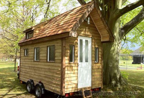 英美房地产业也很萧条,马克·布朗因此独辟蹊径,创建了这种迷你小屋