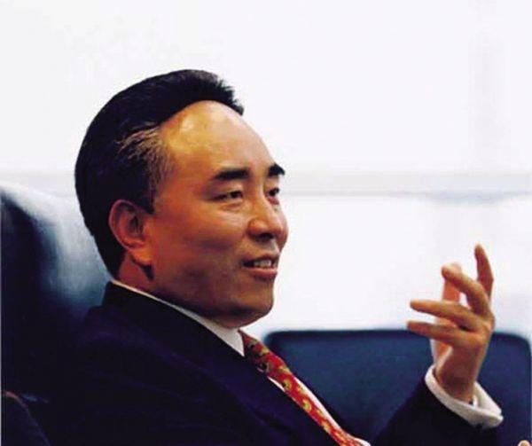 &nbsp;&nbsp; 在2002年4月以前,杨斌还住在沈阳市位于洪区荷兰村的