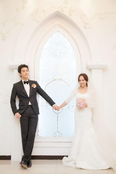 韩剧《三代面馆》改名 曝柳真崔元英婚纱照