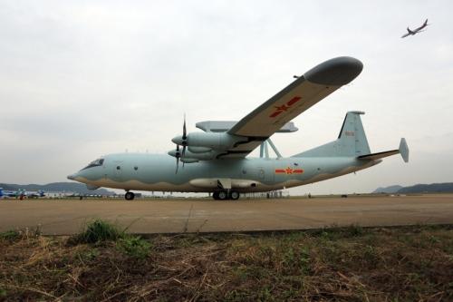 空警200预警机飞抵珠海航展现场