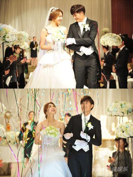 《may queen》公开了在熙和孙恩书举行婚礼,韩智慧出席现场的剧照,而
