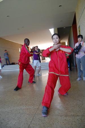 武文梅教练教习太极拳