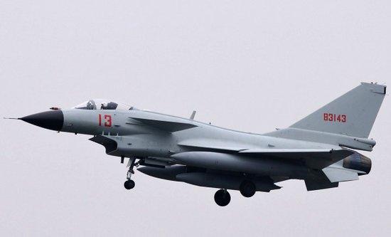 日媒称10余架中国军机飞临钓鱼岛 首现战斗机