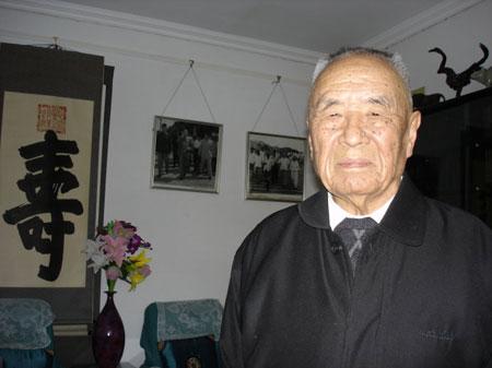 被誉为"知青之父"的赵凡.