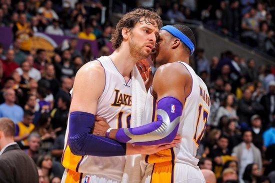 森林狼 队, 德怀特-霍华德 因右肩伤势将缺席这场比赛, 保罗-加索尔