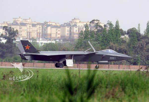 外界惊讶中国武器研发速度 成飞副总师揭示秘密