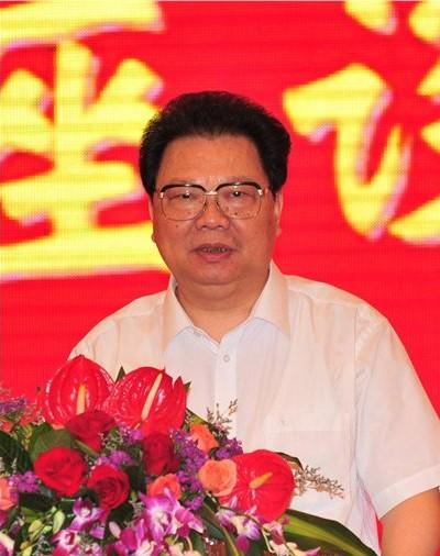 谢强华作重要讲话.(钟小丰 摄)(图片来源:梅州日报)