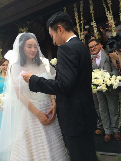 杨幂刘恺威浪漫婚礼现场实拍(图)