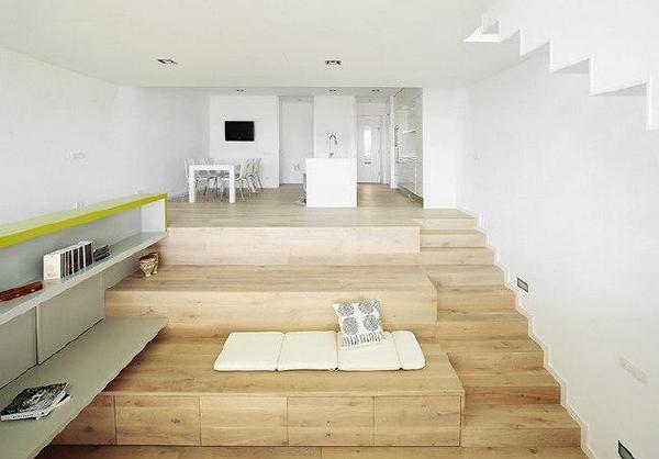 沿斜坡而建的错层式住宅