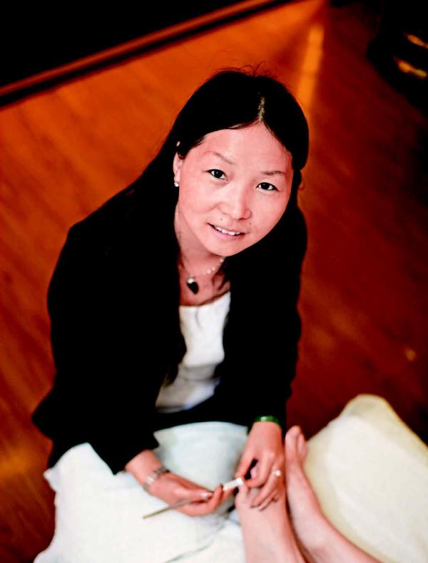 最近,陆琴脚艺董事长陆琴,又在扬州总部开了一家陆琴脚艺足浴店