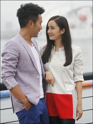 《盛夏晚晴天》青岛拍摄 刘恺威杨幂甜蜜情侣装海边秀恩爱