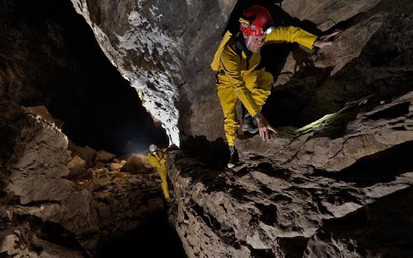 地心游记:探险队征服全球第28深洞穴