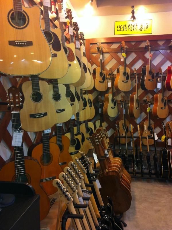 广州西二琴行 12月新款美标fender电吉他8折促销活动详情