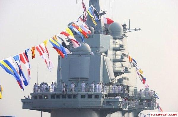 辽宁舰入列1年拥初步战力 驶向远洋指日可待