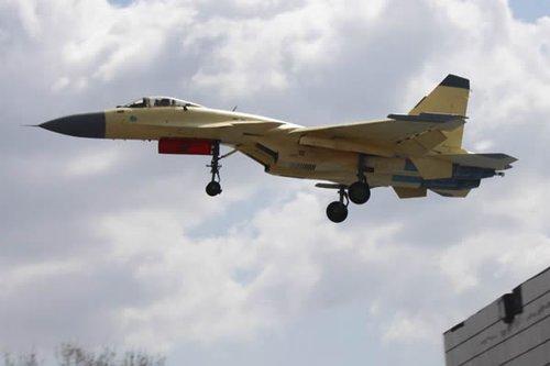 资料图:沈飞生产的歼15战机试飞