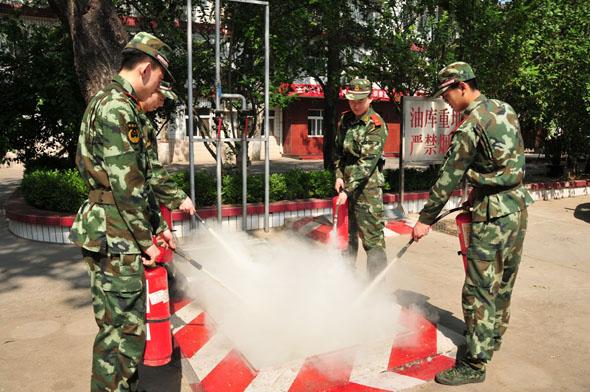 防患未然 武警北京某部开展消防演练